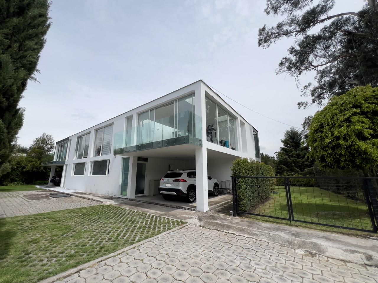 House in Tumbaco, 410 m2 plot