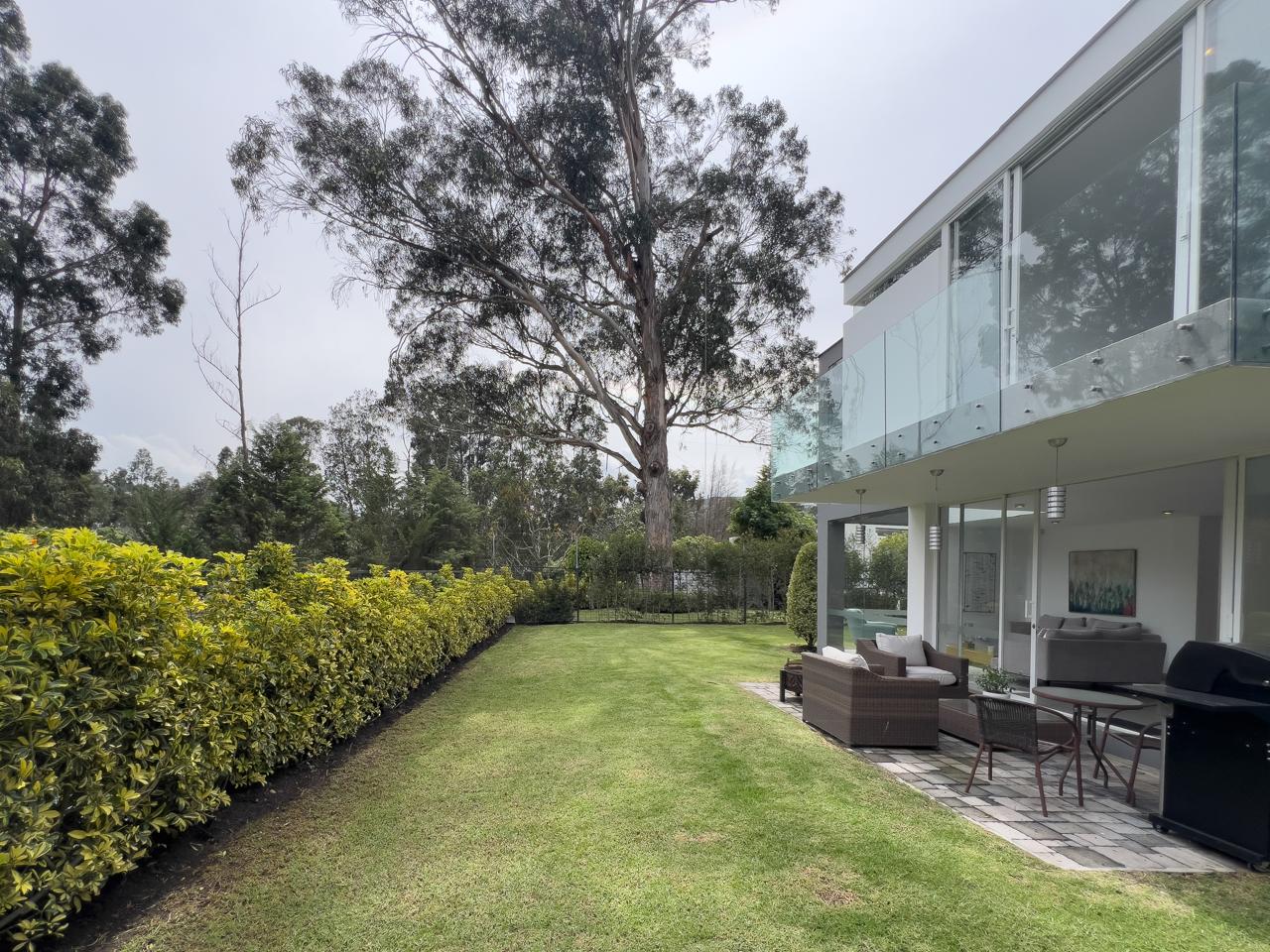 House in Tumbaco, 410 m2 plot