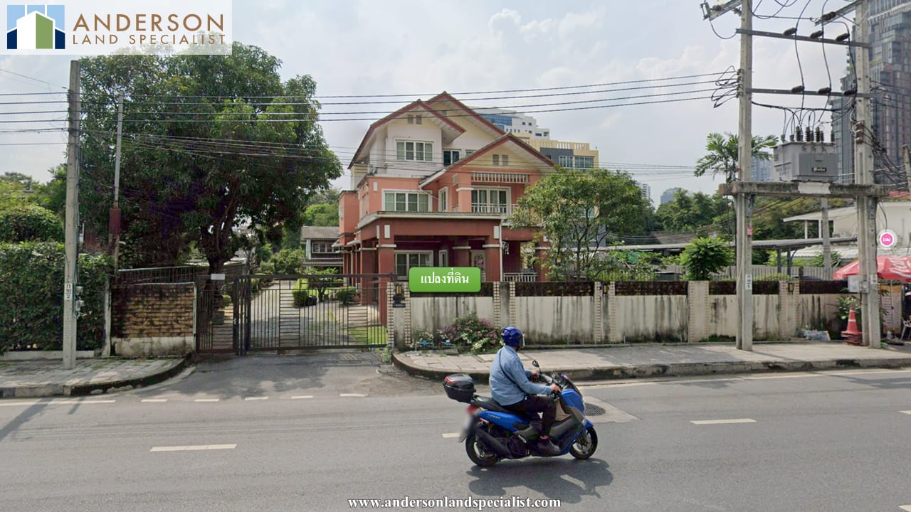 บ้านเดี่ยว 3 ชั้น ซอยเอกมัย 12 (350 ตร.ม.) ใกล้ทองหล่อ-สุขุมวิท ภาพที่ 3