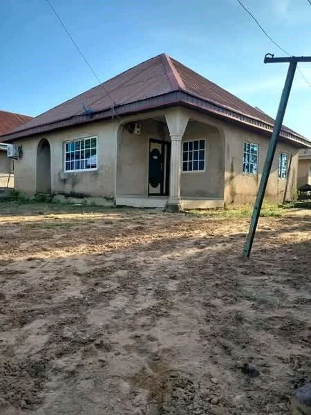 Additional view of Spacious Three Bedroom Flat