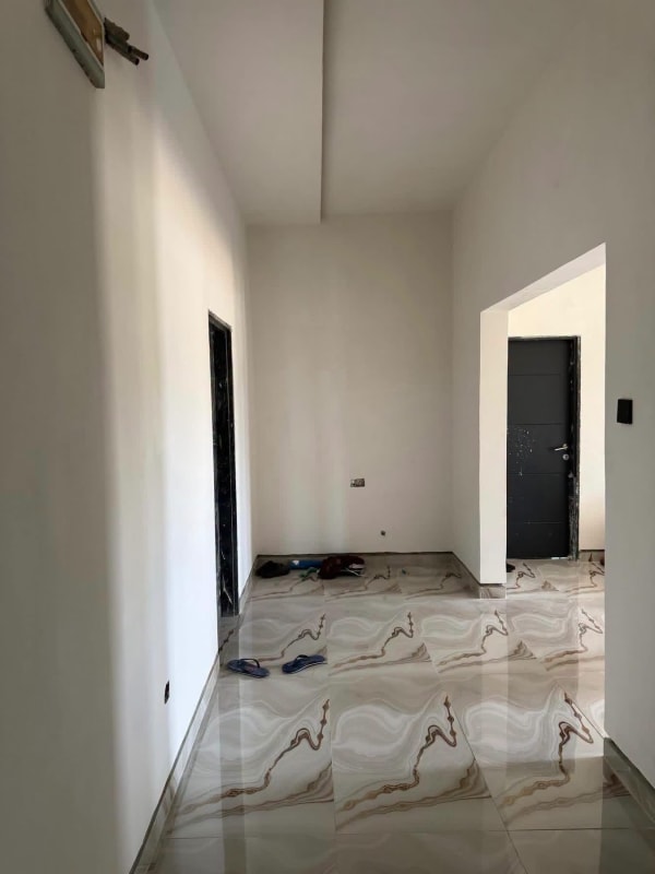 Additional view of Spacious Three Bedroom Flat