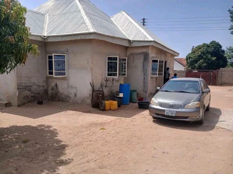 3 Bedroom Flat with Shop for Sale for sale in Makurdi, Benue