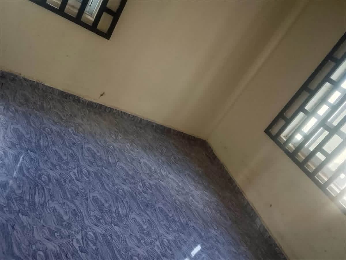 Additional view of Clean Two Bedroom Flat