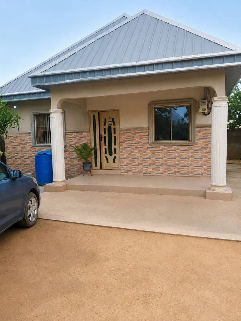 Spacious Residential Property with Shop and Well for sale in Welfare Quarters, Makurdi, Benue
