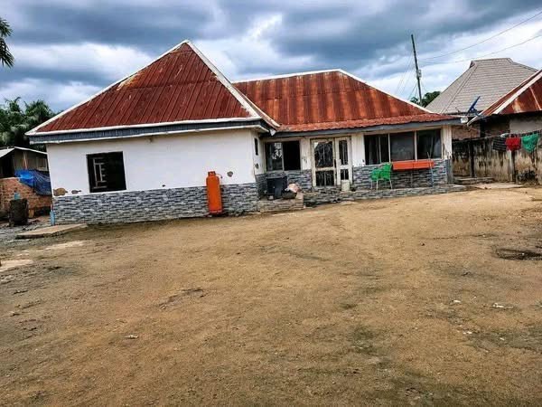 Additional view of Three Bedroom Flat and Shop