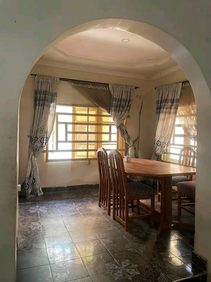Additional view of 3 Bedroom Flat with Shop