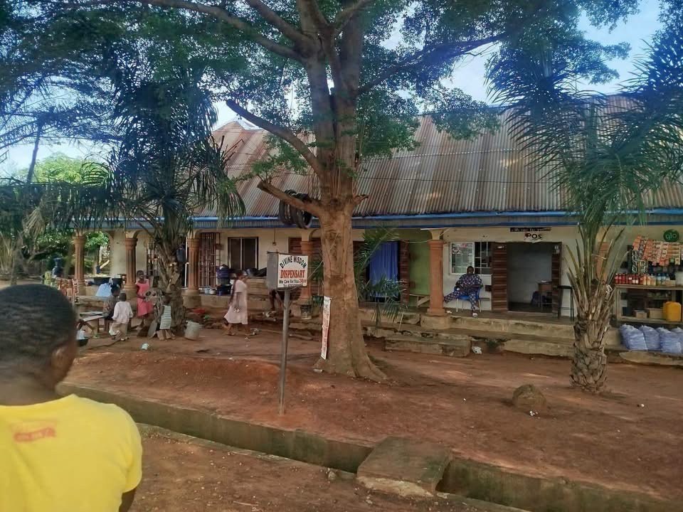 Six Standard Strategic Shops For Sale for sale in Apir Gate, Makurdi, Benue