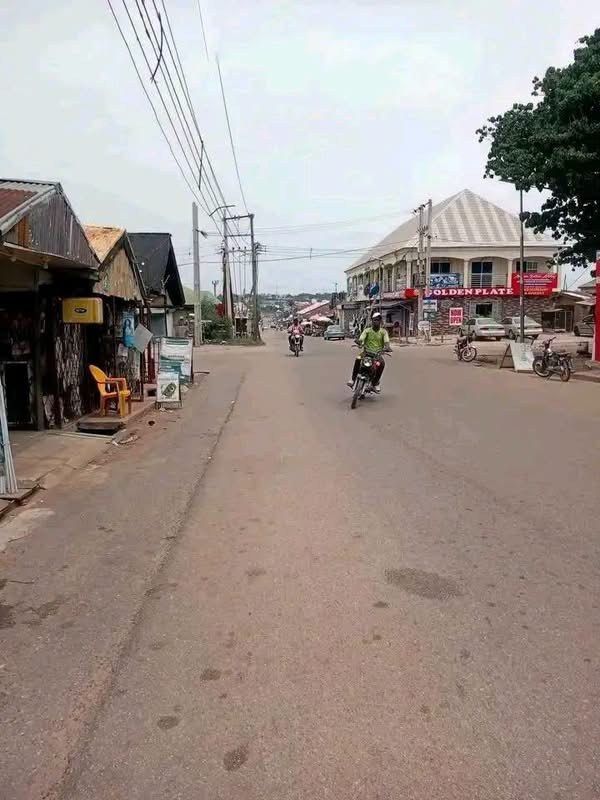 Mixed-Use Property with Shops and Apartments for sale in High Level, Makurdi, Benue