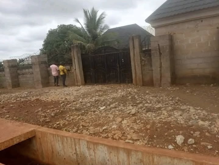 Additional view of 2 Bedroom Flat with Extra Units