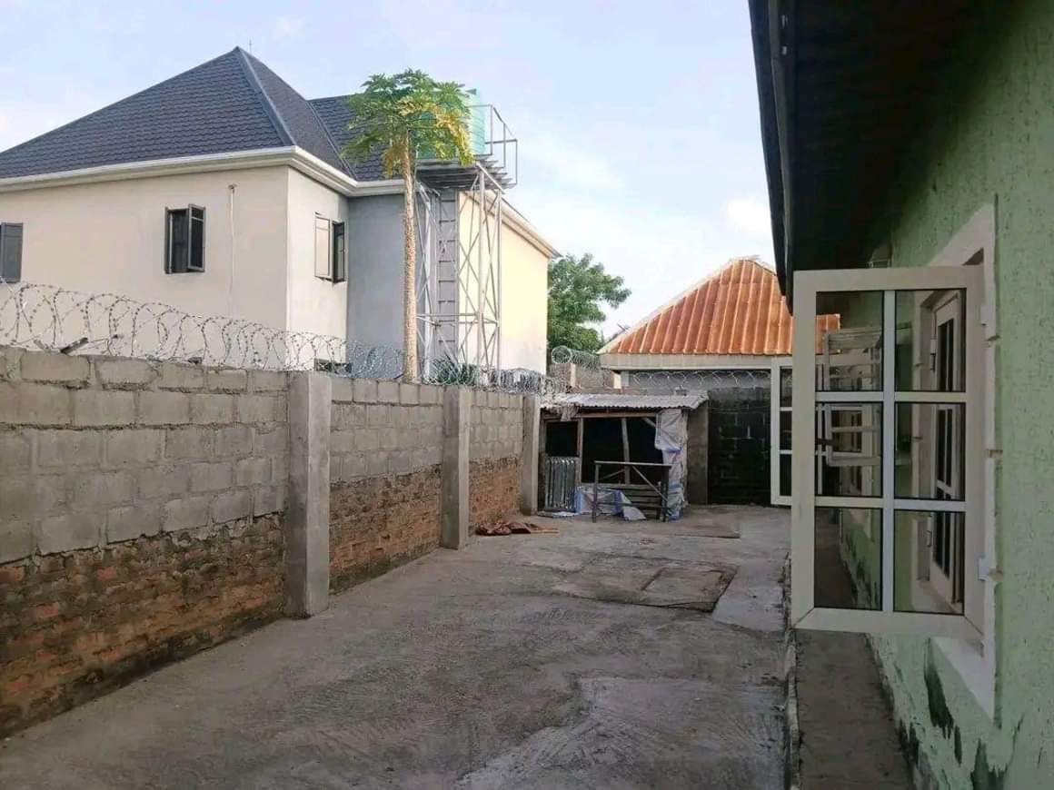 Additional view of Modern 3 Bedroom Flat