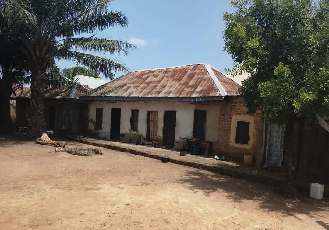 5 Room Commercial Property for sale in Gyado Villa, Makurdi, Benue