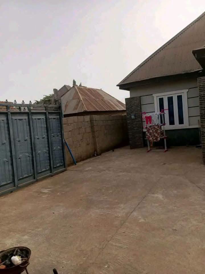 Standard 3 Bedroom Flat for Sale for sale in George Akume Way, Makurdi, Benue