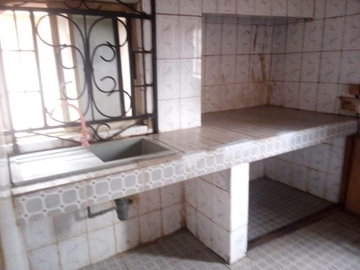 Additional view of Spacious Three Bedroom Flat for Rent