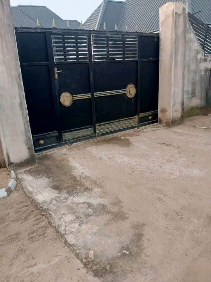 Standard Furnished 3 Bedroom House for sale in Old Otukpo Road, Makurdi, Benue