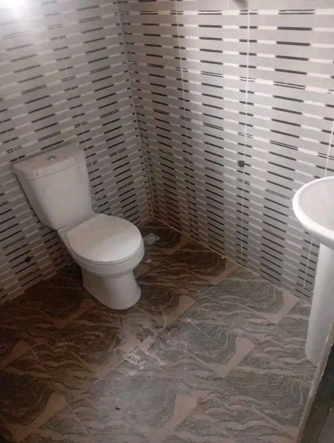 Spacious One Room Self-Con for Rent for rent in Villa Suite, Makurdi, Benue