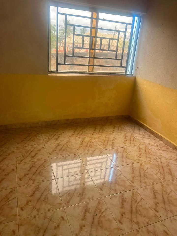 Additional view of One Bedroom Upstairs Apartment