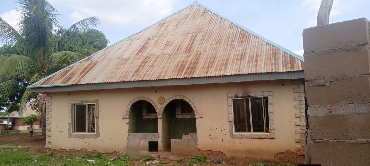 Additional view of Spacious Four-Bedroom Twin Flat For Sale