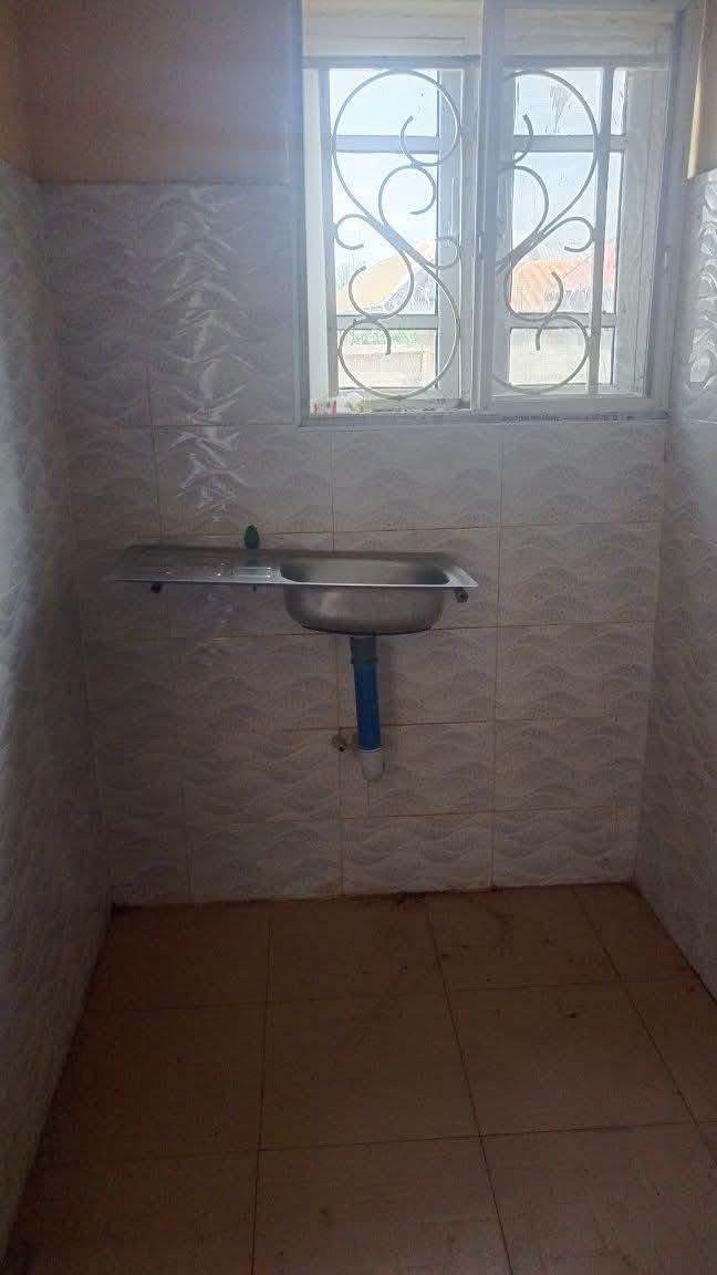Additional view of Clean Self-Contained Room for Rent