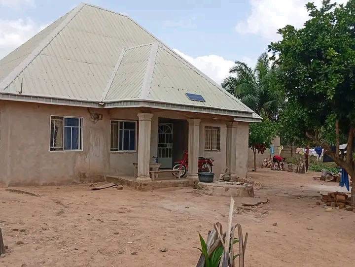 3 Bedroom Flat with POP Ceiling for sale in Tse Poor Junction, Makurdi, Benue