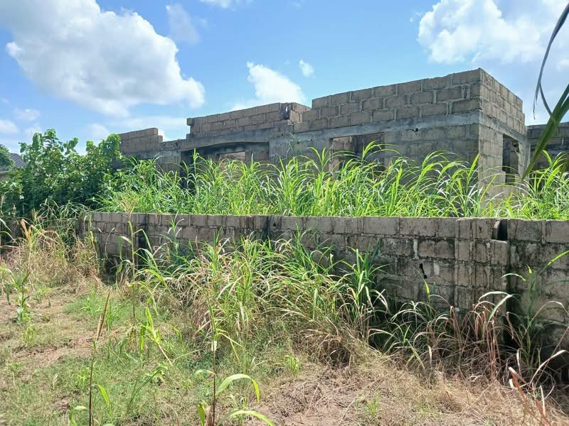 Four Bedroom Flat Built to Roofing Level for sale in Tse Chivir welfare quarters extension, Makurdi, Benue