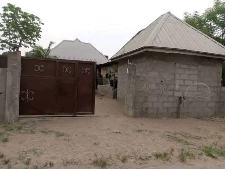 Two Bedroom Flat with Shop and Farm for sale in George Akume Way, Makurdi, Benue