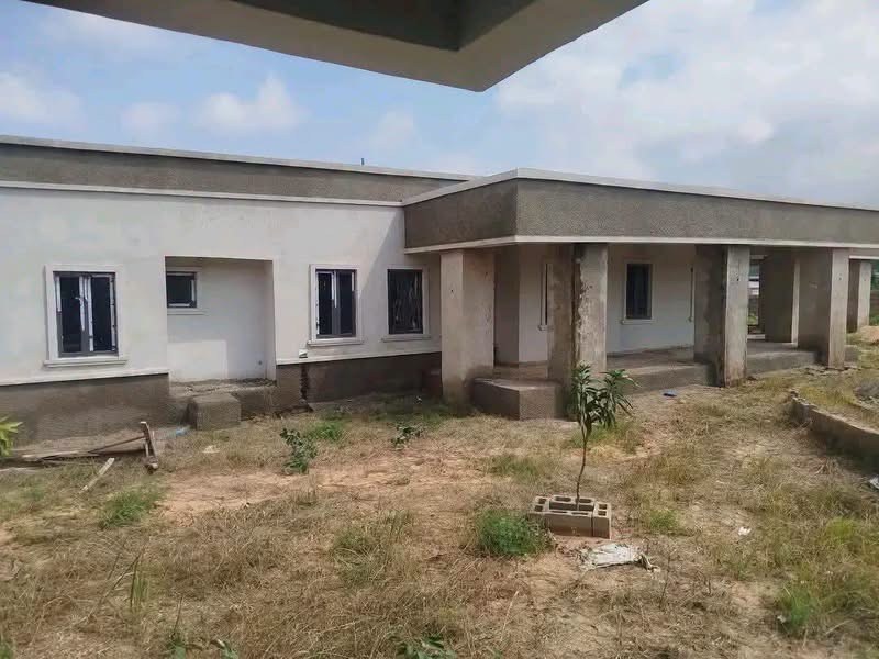 Spacious Three Bedroom Flat with BQ for sale in Nyon, Makurdi, Benue