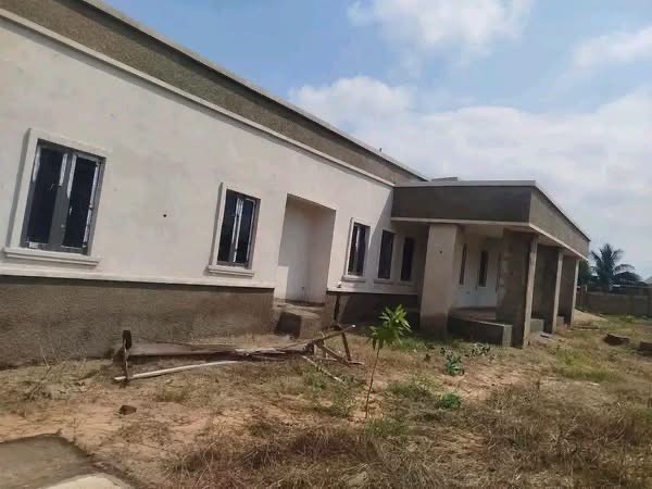Additional view of Spacious Three Bedroom Flat with BQ