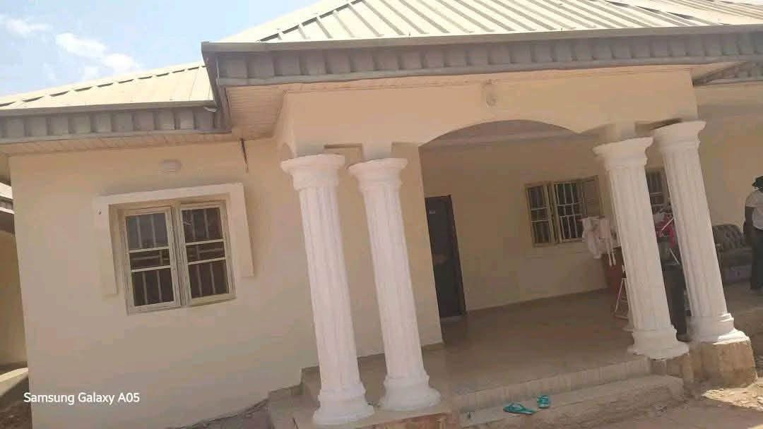Additional view of Spacious 2 Bedroom Flat