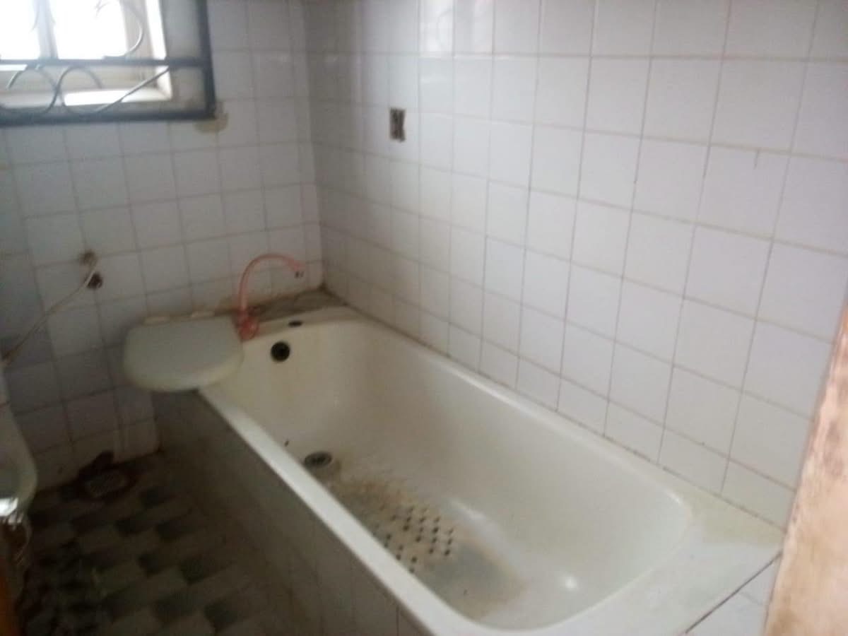 Additional view of Spacious Three Bedroom Flat for Rent