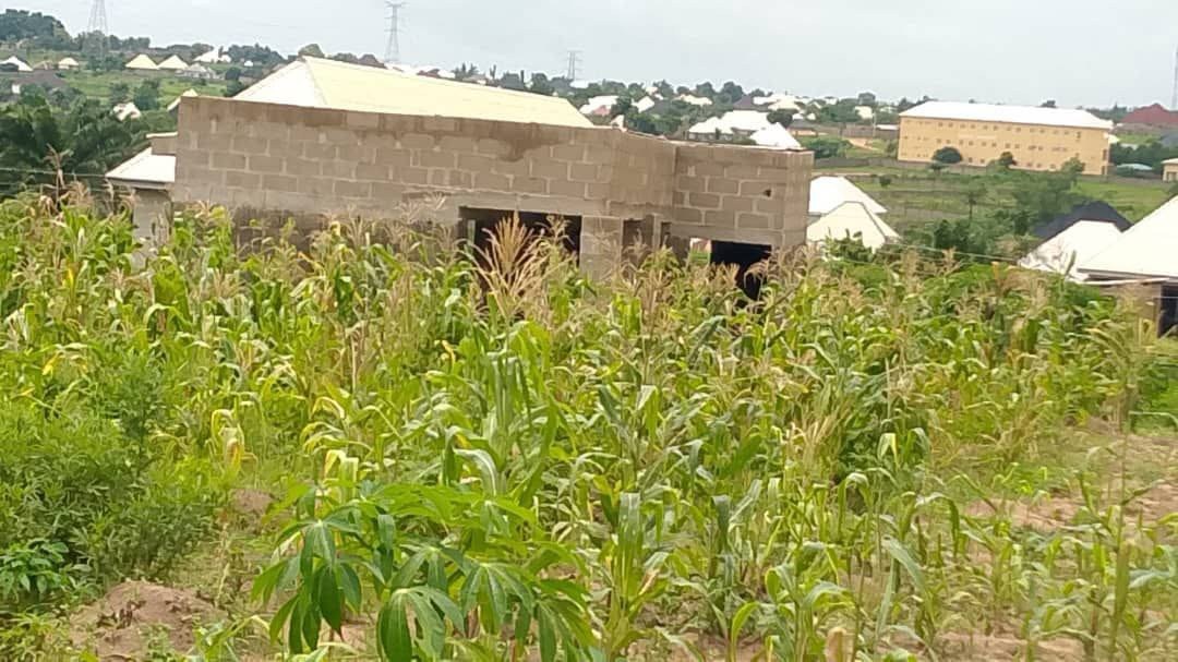 Three-Room Building, Roofing Level for sale in behind Deeper Life Camp, Makurdi, Benue