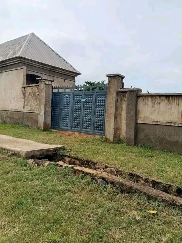 Sharp Fenced Land With Gate for sale in Behind Trust Resort Hotel off Wike Street, Makurdi, Benue