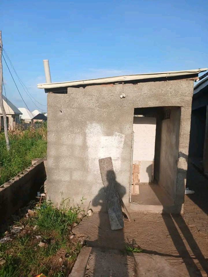 Additional view of House with rooms and self-contained apartment