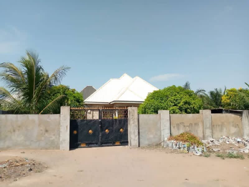 Additional view of 3 Bedroom Bungalow with Gate