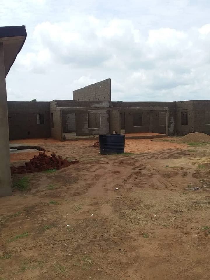 Makurdi Property: Two-Bedroom and Three-Unit Building for sale in Mobile Barrack, Makurdi, Benue