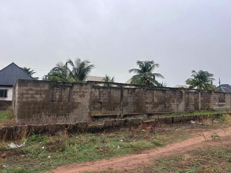 Uncompleted Two-Bedroom Flats for sale in Opposite Yaikyo Market, Makurdi, Benue
