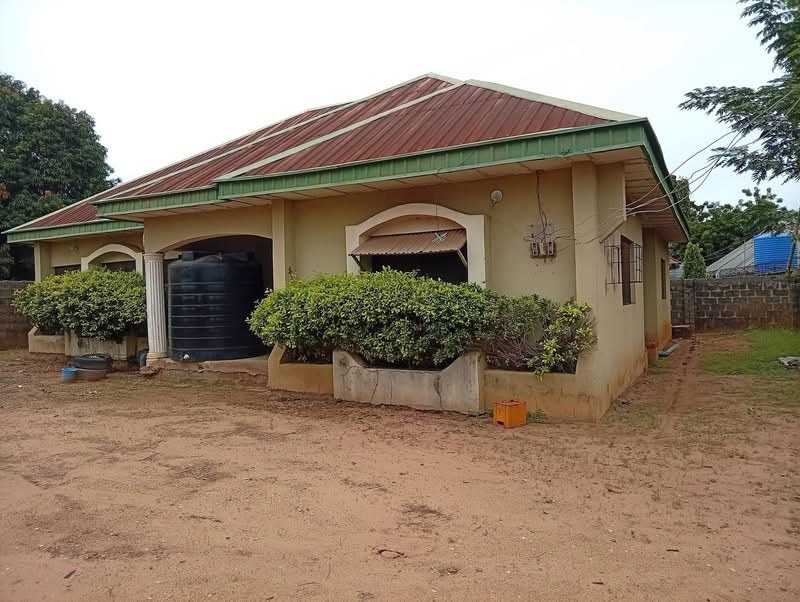 Additional view of Clean Three-Bedroom Flat for Sale in Nyiman