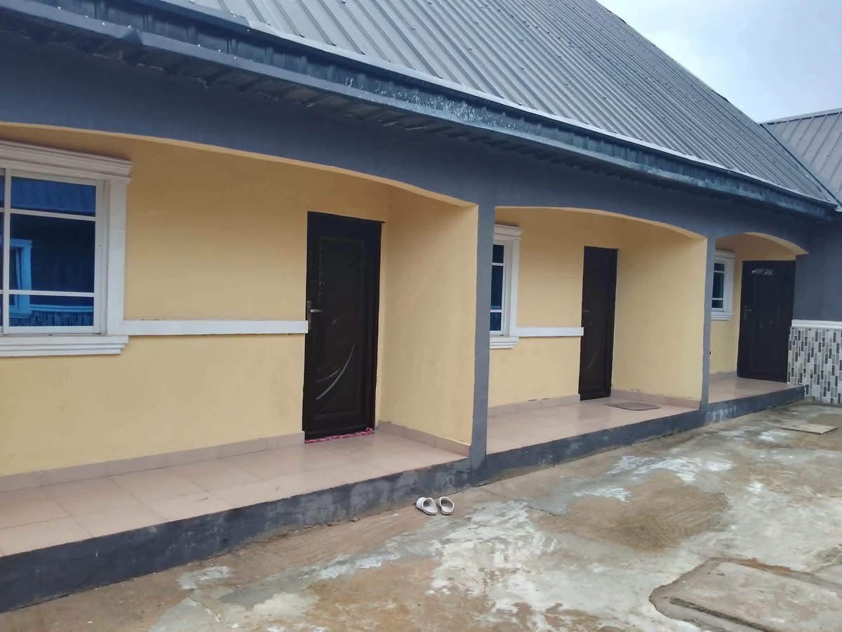 Additional view of Standard 3-Bedroom Flat with Multiple Units