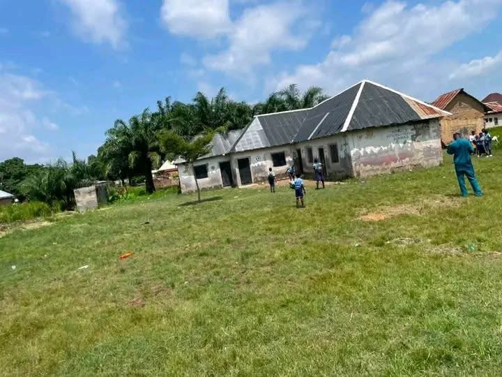 Additional view of 100x100 Plot with 6 Single Rooms