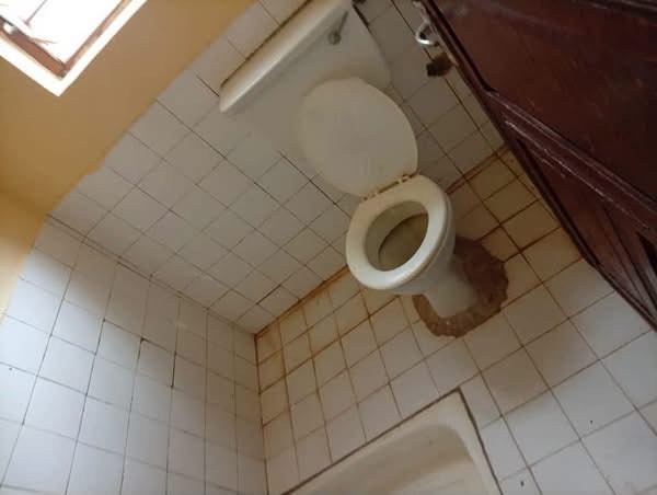 Additional view of Six-Bedroom Office/House Space for Rent