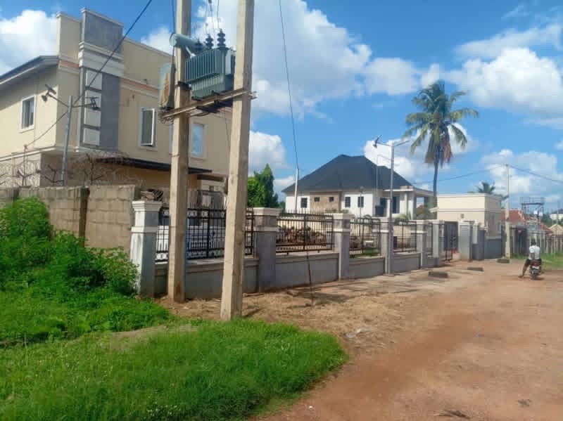 Versatile Commercial Property in Makurdi for sale in Close to Showbiz, Modern Market, Makurdi, Benue
