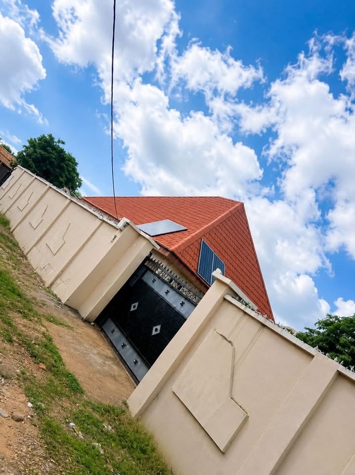 Standard 3-Bedroom Flat with BQ for sale in Beside Cathedral Church, Makurdi, Makurdi, Benue