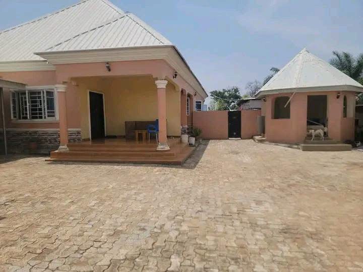 Additional view of Modern 3-Bedroom House with Amenities