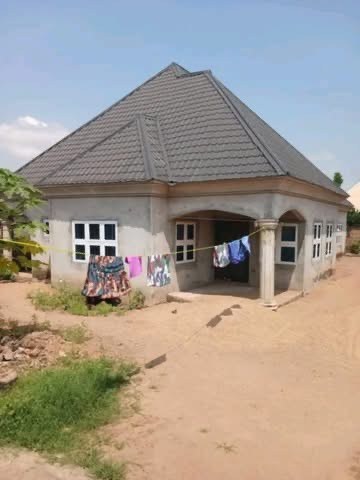 Additional view of 4 Bedroom House with Additional Flats
