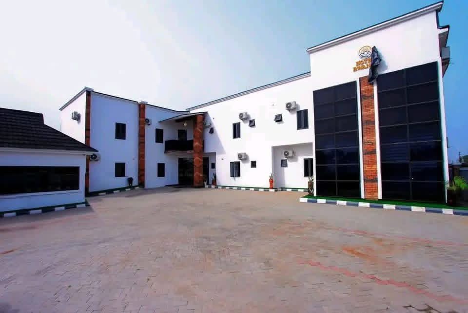 Newly Built 19 Room Hotel for sale in Makurdi, Benue