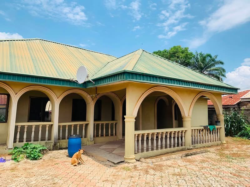 Spacious 5-Bedroom House in Makurdi for sale in Behind Modern Market, Makurdi, Benue
