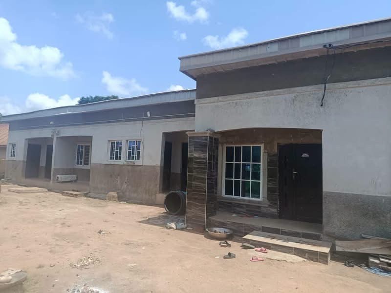 Standard 2-Bedroom Flat with Self-Contain Apartments for sale in Achusa, Makurdi, Benue