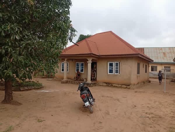 Four Bedroom House with Boys Quarter for sale in Nyon, Makurdi, Benue