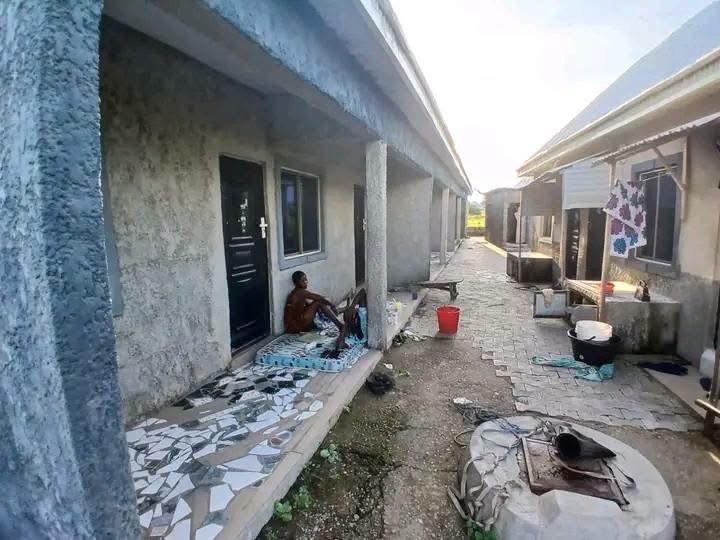 Additional view of House with rooms and self-contained apartment