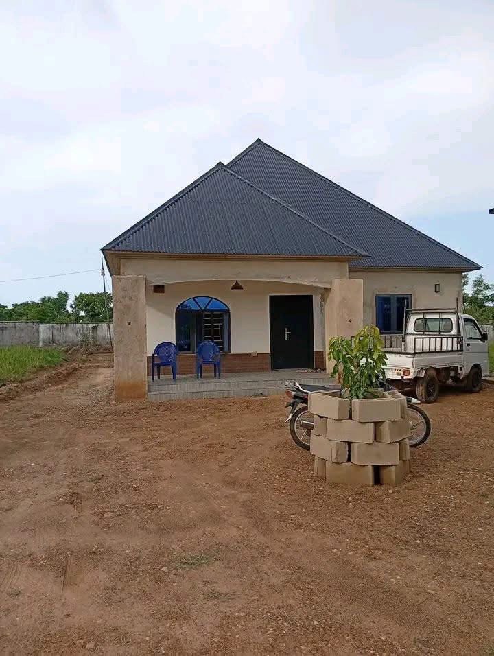 Two Bedroom Flat and BQ for sale in Tse Poor, Makurdi, Benue