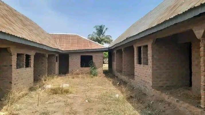 13-Unit Self-Contained with Shop for Sale for sale in Nyorgyungu, Makurdi, Benue